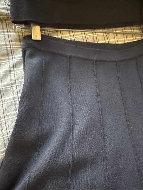 Classic knit Black A-Line Knit Skirt - and sleeveless topVersatile Women's Skirt - Picture 5 of 6